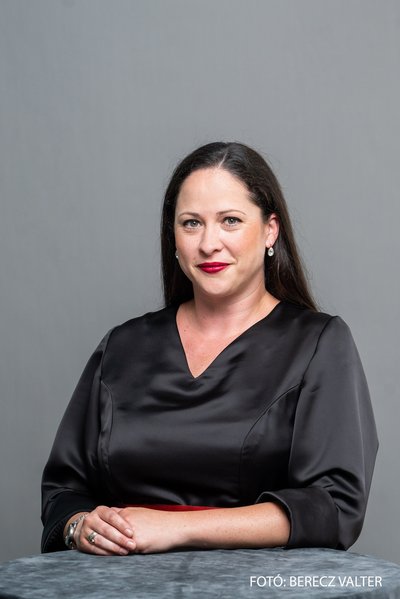 Nóra Csádi