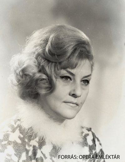 Karola Ágai