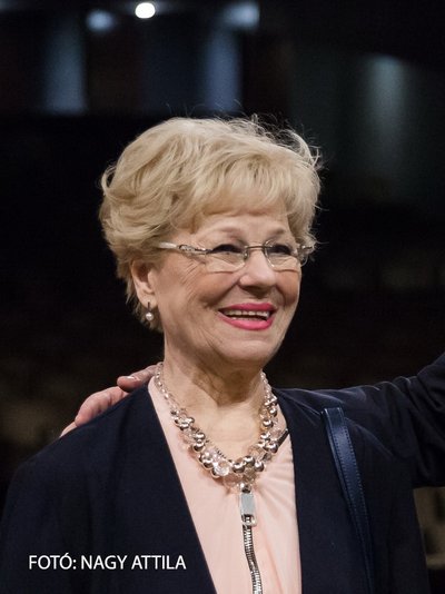 Adél Orosz